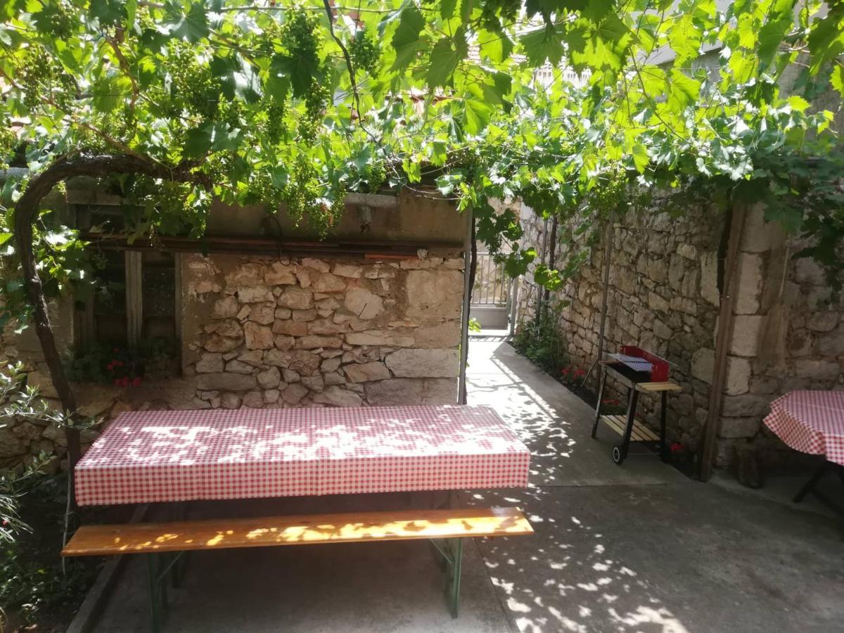 Apartments Martinac Sukošan エクステリア 写真