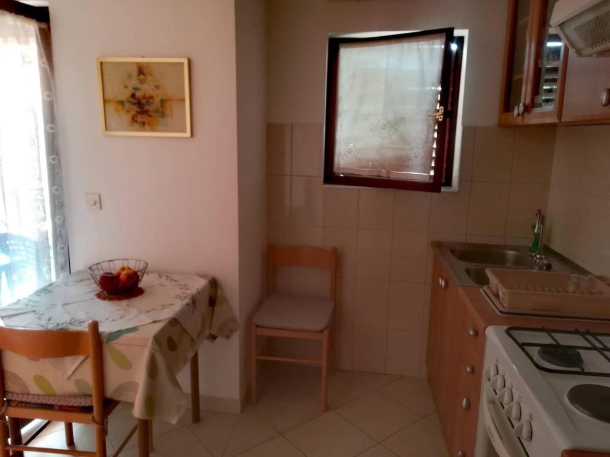 Apartments Martinac Sukošan エクステリア 写真